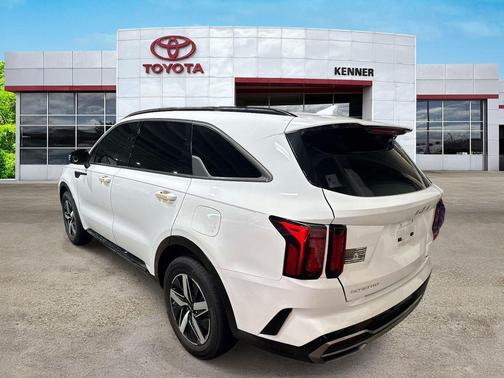 Glacial White Pearl 2023 Kia Sorento S