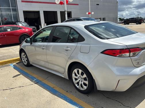 Classic Silver Metallic 2024 Toyota Corolla LE