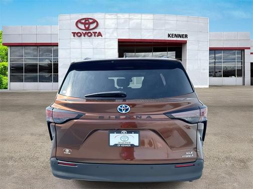 2023 Toyota Sienna XLE