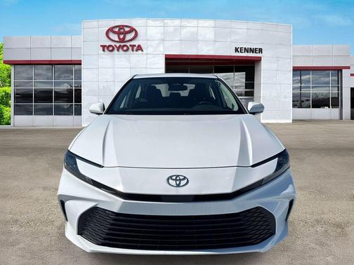 Ice Cap 2025 Toyota Camry LE
