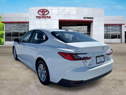 Ice Cap 2025 Toyota Camry LE