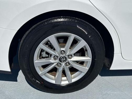 Ice Cap 2025 Toyota Camry LE