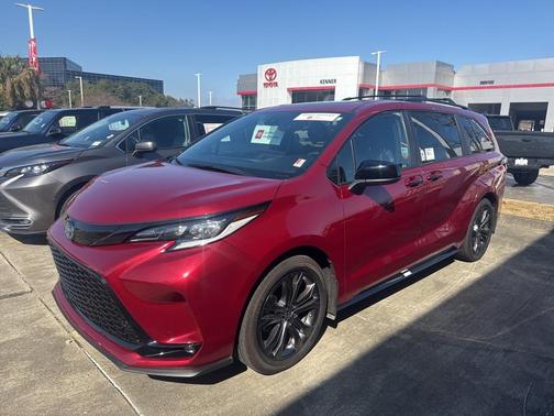 2025 Toyota Sienna XSE 7 Passenger