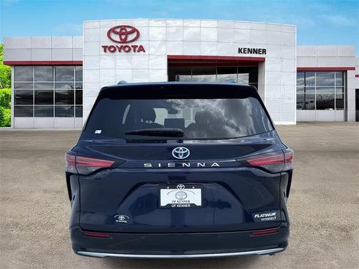 2021 Toyota Sienna Platinum