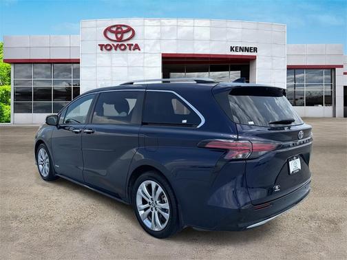 2021 Toyota Sienna Platinum