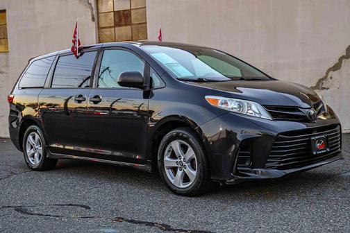 2019 Toyota Sienna SE