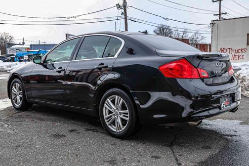 2013 INFINITI G37x Base