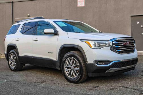 White 2019 GMC Acadia SLE-2