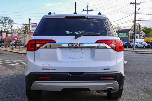 White 2019 GMC Acadia SLE-2