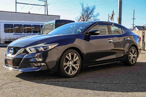 Black 2016 Nissan Maxima 3.5 SL