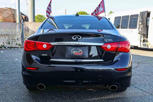 Black 2015 INFINITI Q50 Premium