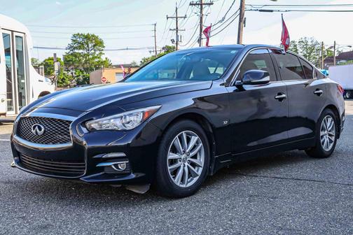 Black 2015 INFINITI Q50 Premium