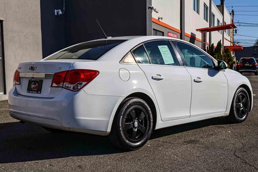 Summit White 2014 Chevrolet Cruze 1LT