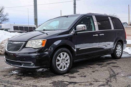 2013 Chrysler Town & Country Touring
