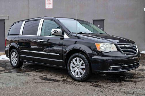 2013 Chrysler Town & Country Touring