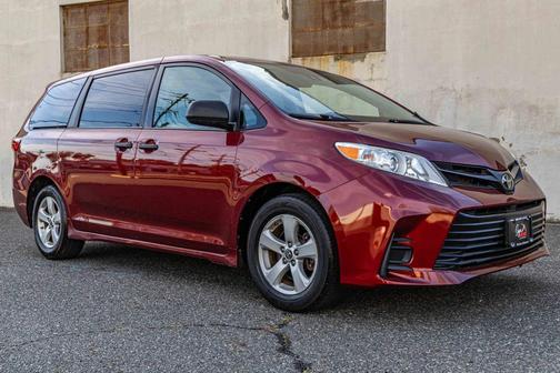 2019 Toyota Sienna SE