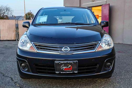 2011 Nissan Versa 1.8 S
