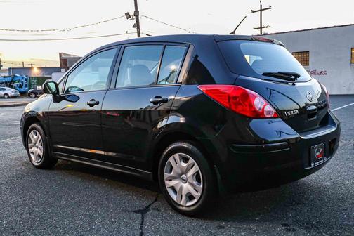 2011 Nissan Versa 1.8 S