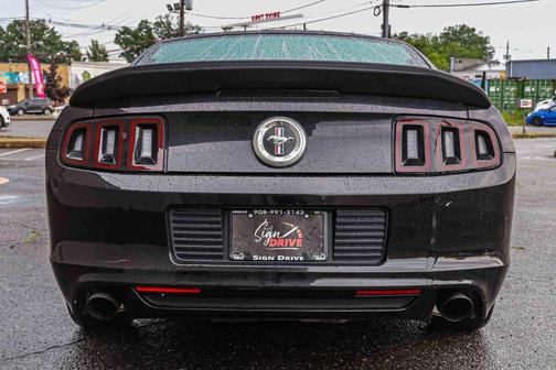 Ebony 2011 Ford Mustang V6 Premium