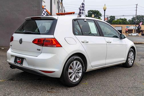 2017 Volkswagen Golf TSI S 4-Door