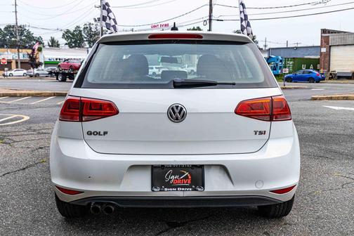 2017 Volkswagen Golf TSI S 4-Door