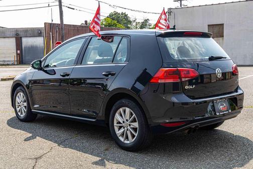 2016 Volkswagen Golf TSI S 4-Door