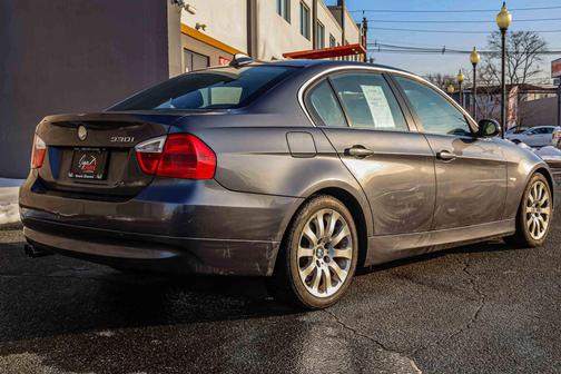 2006 BMW 330 330i Sedan 4D