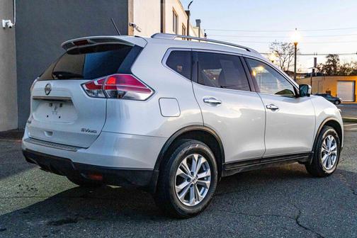 2016 Nissan Rogue SV