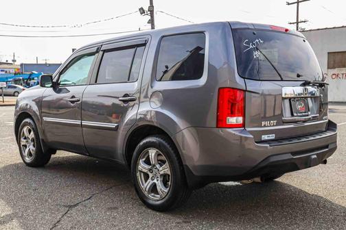Modern Steel Metallic 2014 Honda Pilot EX-L