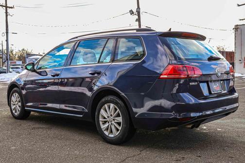 2016 Volkswagen Golf SportWagen TSI S 4-Door