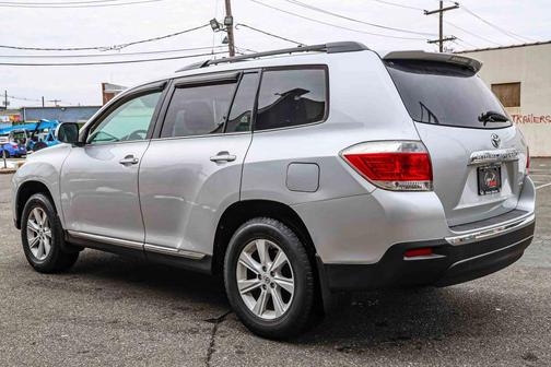 2013 Toyota Highlander Base