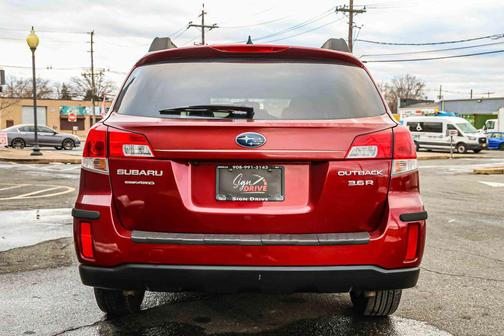 2011 Subaru Outback 3.6 R Limited