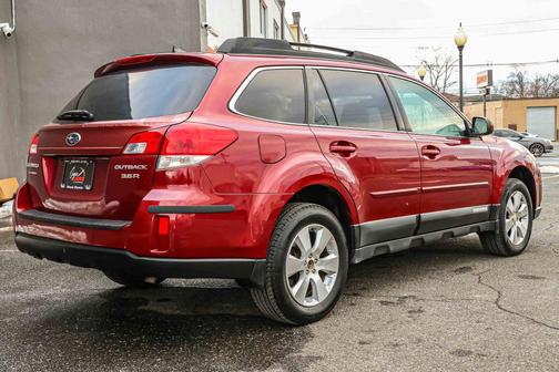 2011 Subaru Outback 3.6 R Limited