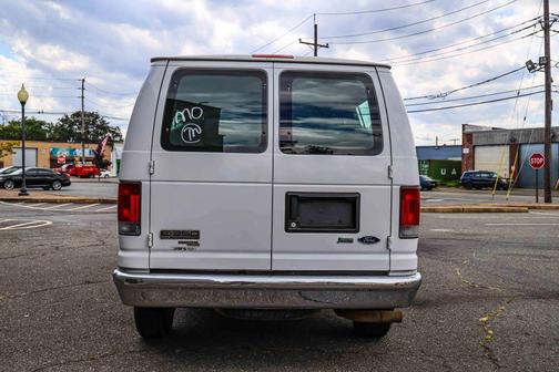 2013 Ford E350 Super Duty XLT
