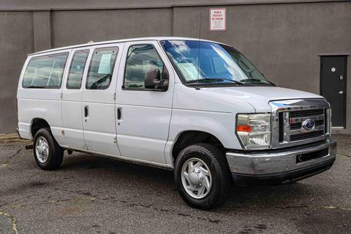 2013 Ford E350 Super Duty XLT