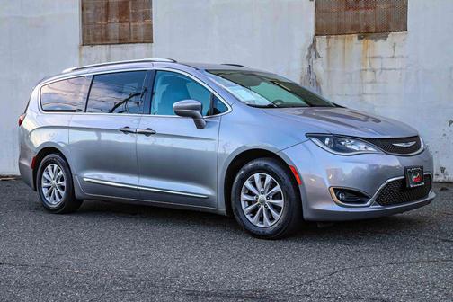 2018 Chrysler Pacifica Touring-L
