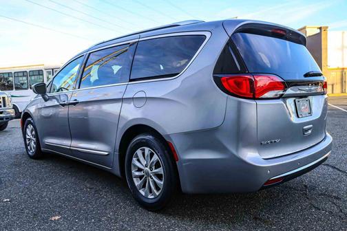 2018 Chrysler Pacifica Touring-L