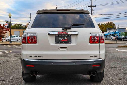 2011 GMC Acadia SLE