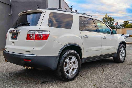 2011 GMC Acadia SLE