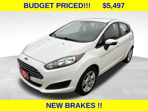 Oxford White 2015 Ford Fiesta SE