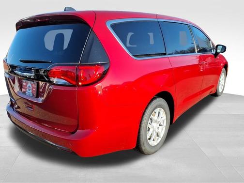 2026 Chrysler Voyager LX