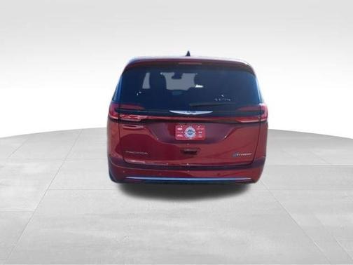 2025 Chrysler Pacifica Hybrid Select