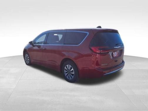2025 Chrysler Pacifica Hybrid Select