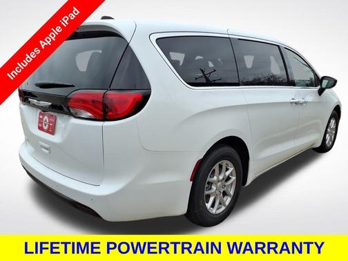 2026 Chrysler Voyager LX