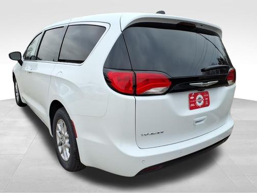 2026 Chrysler Voyager LX