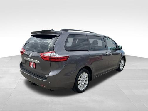 2017 Toyota Sienna XLE Premium