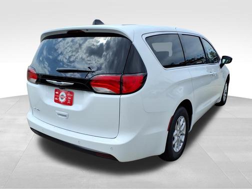 2026 Chrysler Voyager LX