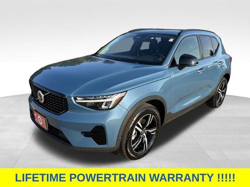2024 Volvo XC40 B5 Core