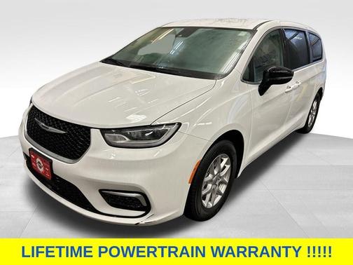 2024 Chrysler Pacifica Touring-L