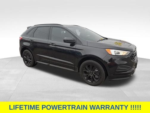 Black Metallic 2022 Ford Edge SE